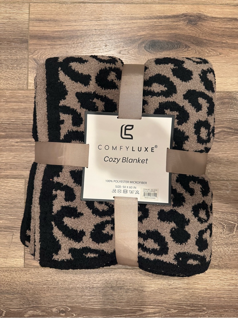 ⭐️NWT⭐️ Comfyluxe Cozy Blanket, Microfiber, Coffee Taupe and Black Leopard
